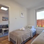Bursztyn 1 z ogródkiem i garażem