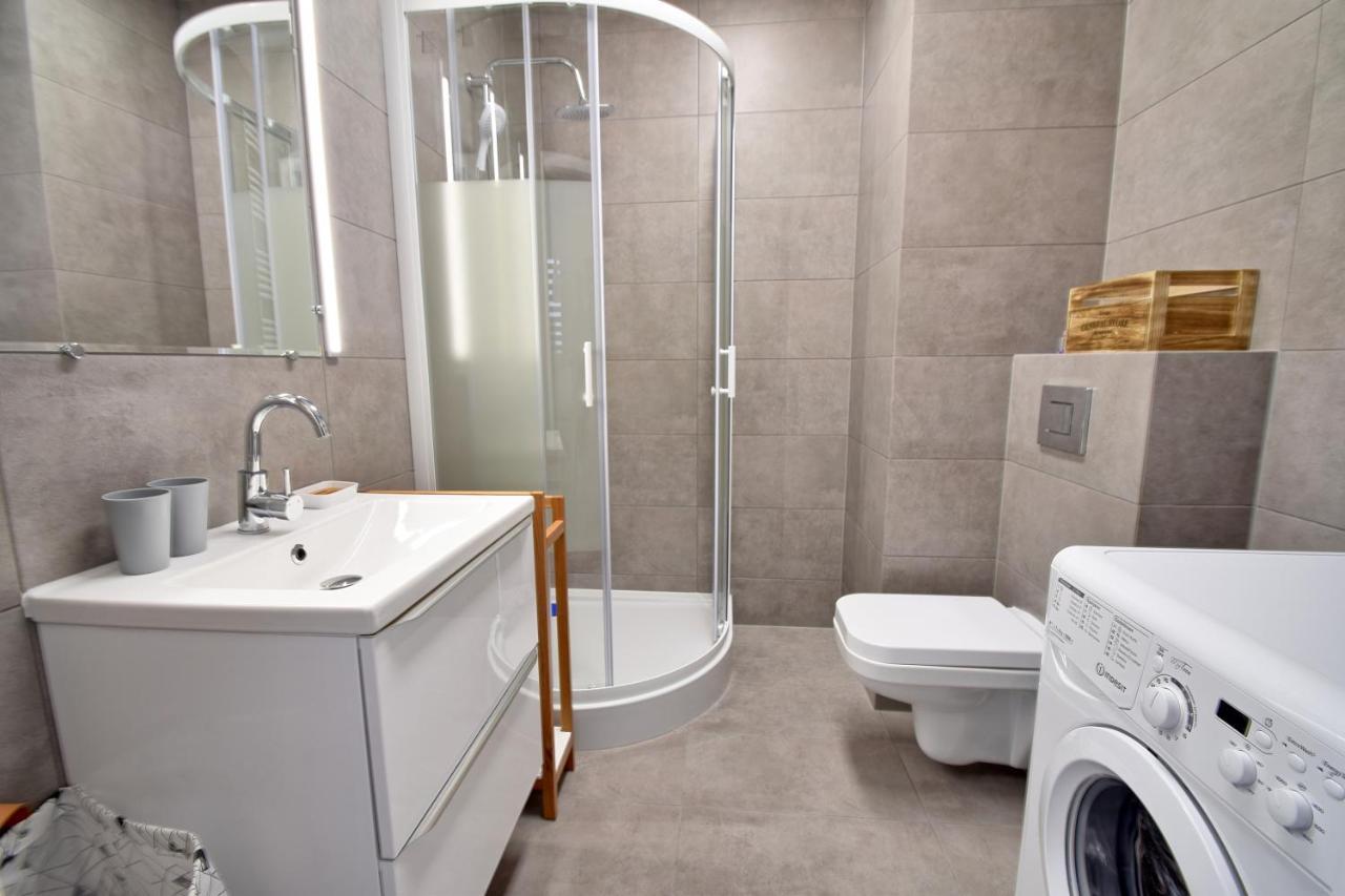 Apartament Bursztyn 1 Z Ogródkiem I Garażem Kołobrzeg